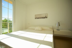3 chambres, fer et planche à repasser, accès au Wi-Fi (inclus)
