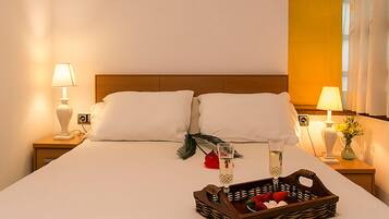 2 slaapkamers, een strijkplank/strijkijzer, gratis wifi, beddengoed