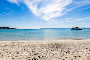 Plage à proximité, bar de plage