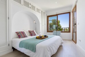 2 slaapkamers, een kluis op de kamer, een strijkplank/strijkijzer