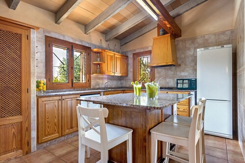 Country house with amazing pool and garden in a beautiful rural setting