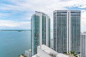 Exterior - 3815 - Stunning Clean 3BR APT @Brickell, Free Parking (Miami)