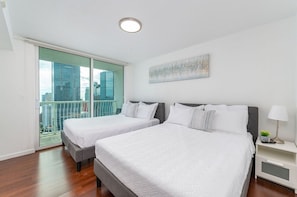 3 bedrooms, desk, iron/ironing board, WiFi - Stunning Clean 3BR APT @Brickell, Free Parking (Miami)