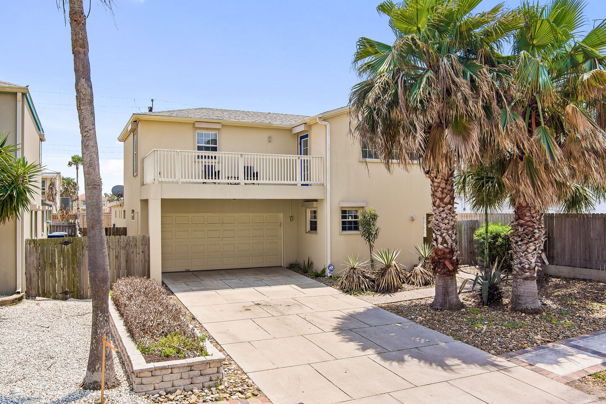 2-min Walk to Beach, Private House with Pool