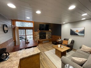 Smart TV, fireplace, table tennis