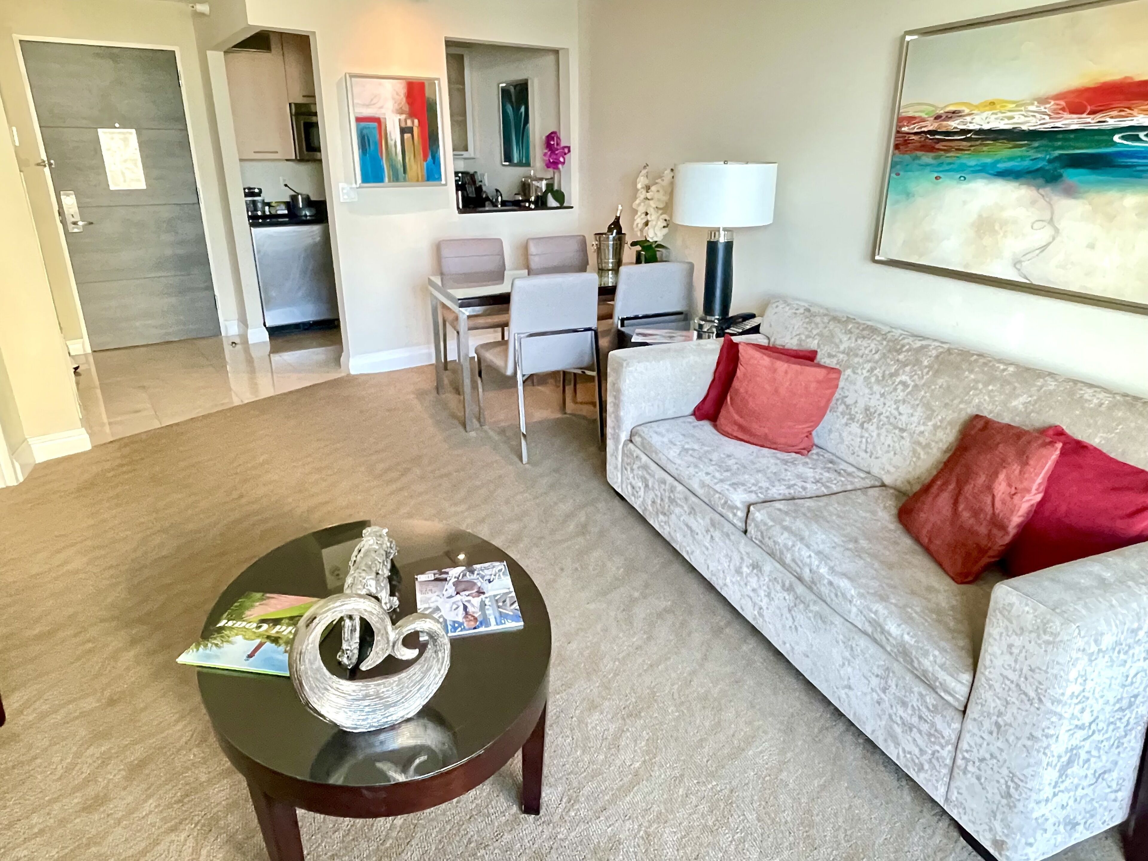  5 Stars Suites by Hilton. Amazing views.