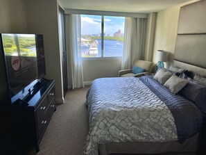 2 dormitoris, caixa forta a l'habitació i planxa i posts de planxar 