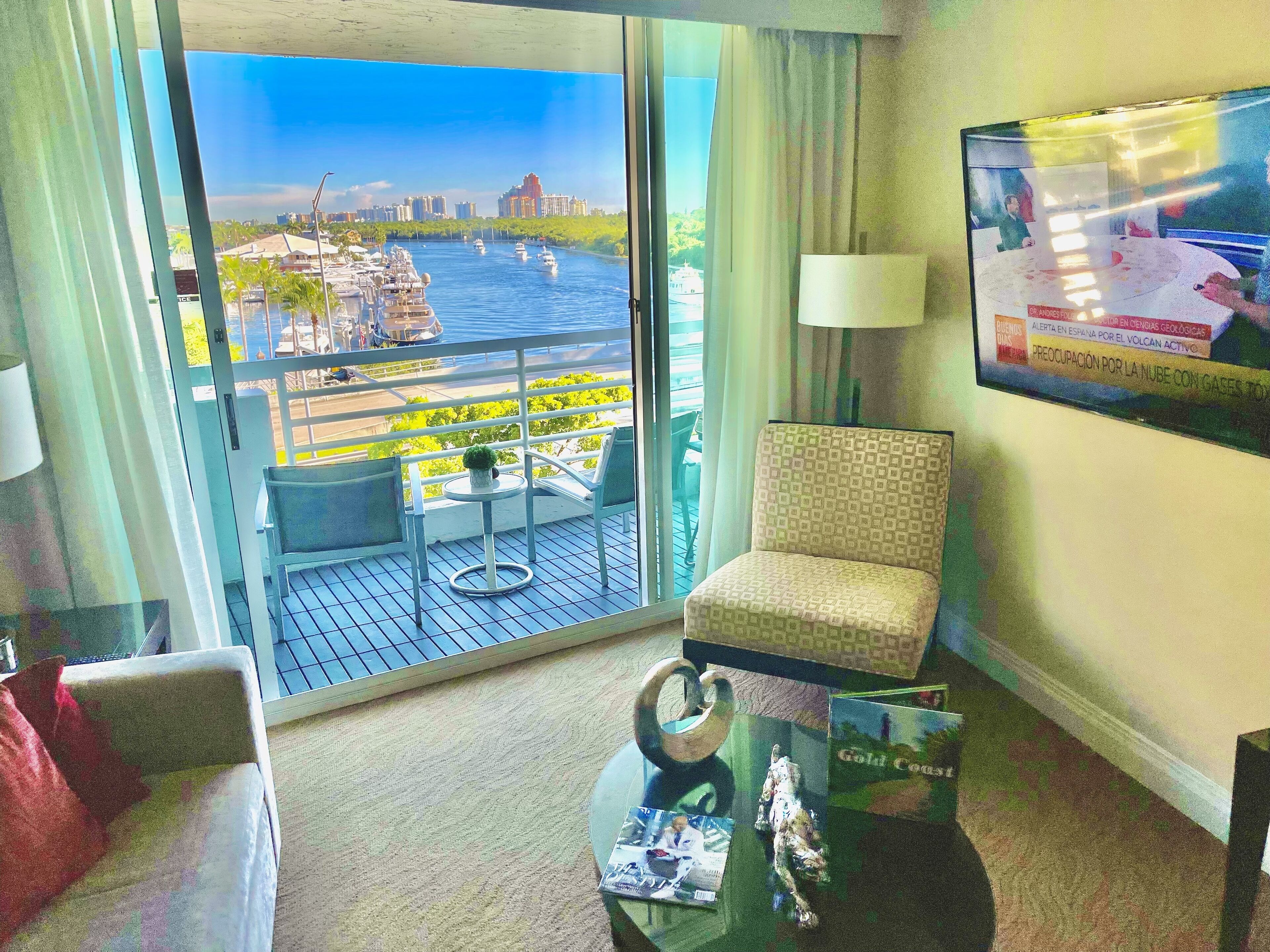  5 Stars Suites by Hilton. Amazing views.