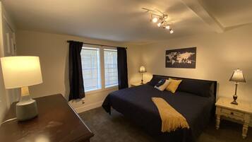 1 bedroom, desk, iron/ironing board, WiFi