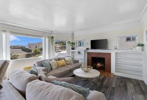 Smart TV - 2 bed, Just a few Minutes to Airport & Old Town, Great City Skyline Views (San Diego)