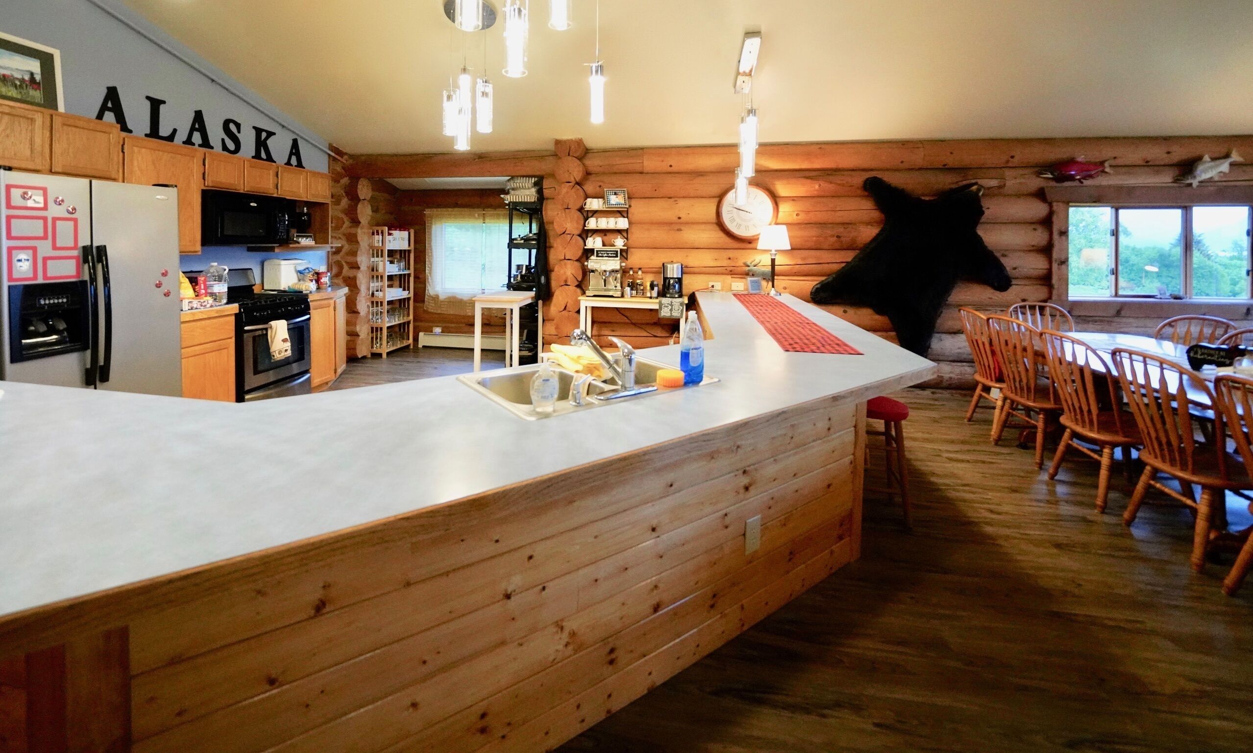 Flat Fish Lodge Sleeps 16. 7 Bedrooms and 6 bathroom.