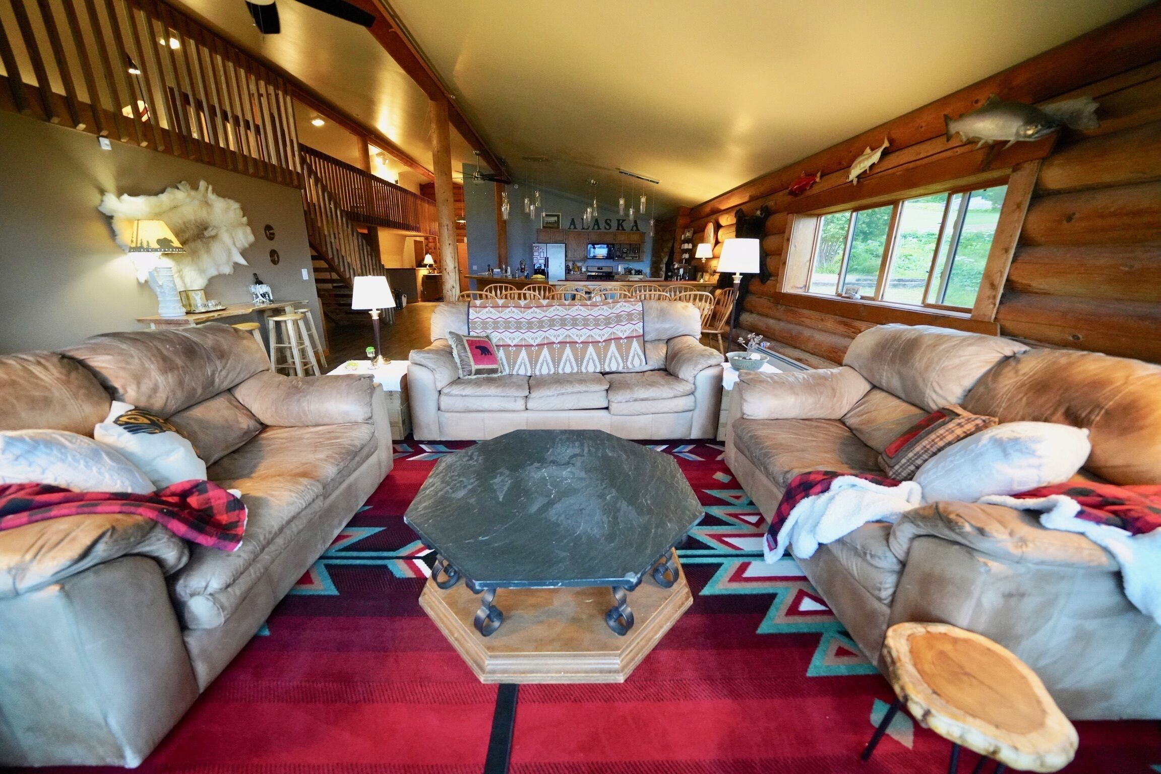 Flat Fish Lodge Sleeps 16. 7 Bedrooms and 6 bathroom.