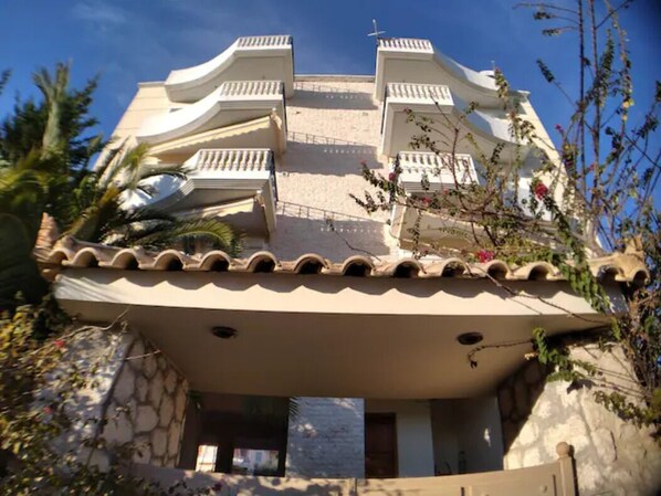 Exterior detail - A cosy proposal - CKBSM Kalamata apartment 2 (Καλαμάτα)