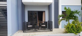 LUXURY APARTMENT WITH JACUZZI, 5MINUTES FROM THE BEACH