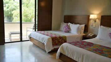 Quarto casal conforto | Cofres nos quartos, Wi-Fi de cortesia, roupa de cama