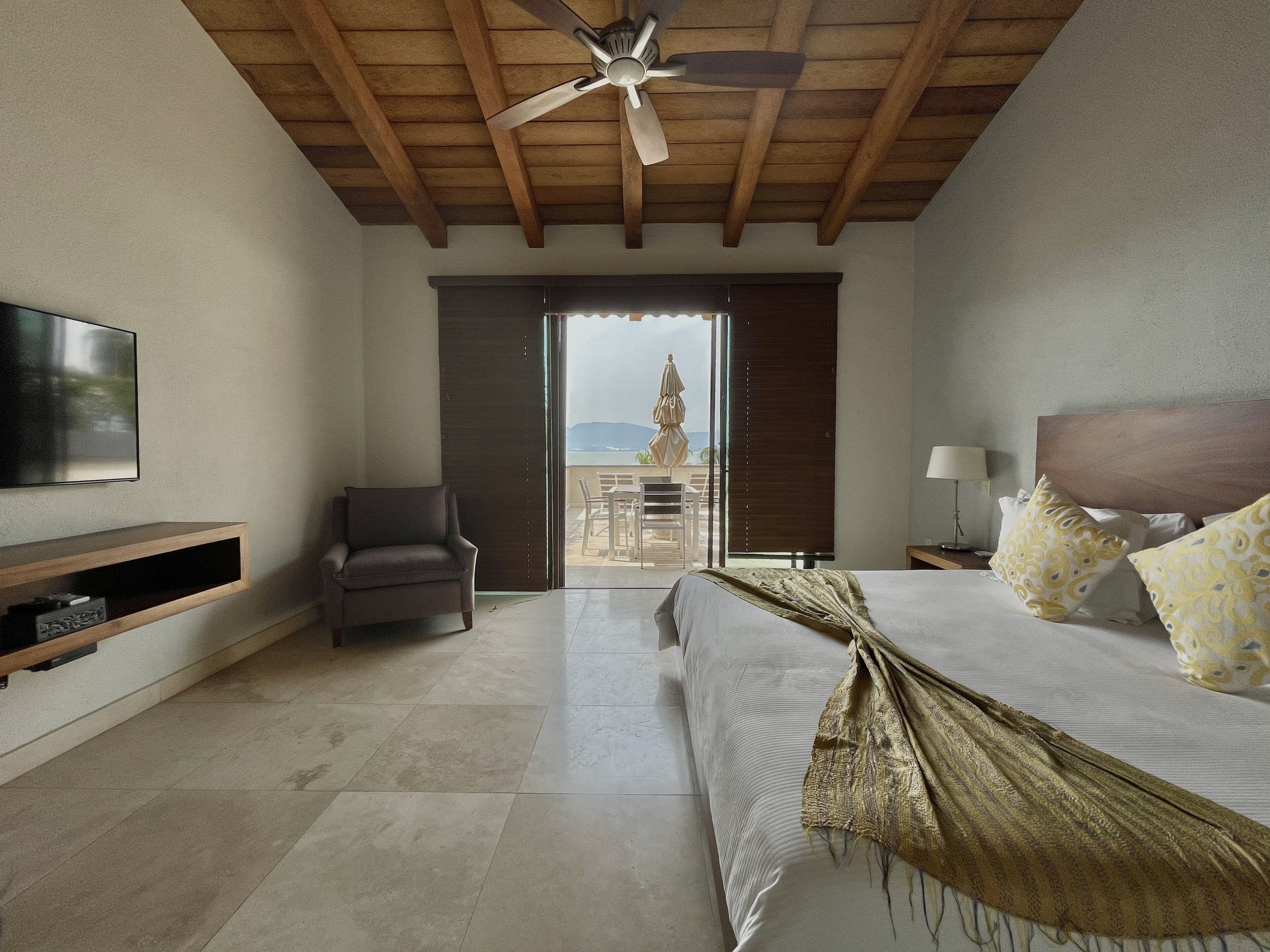 deluxe room | in-room safe, free wifi, bed sheets