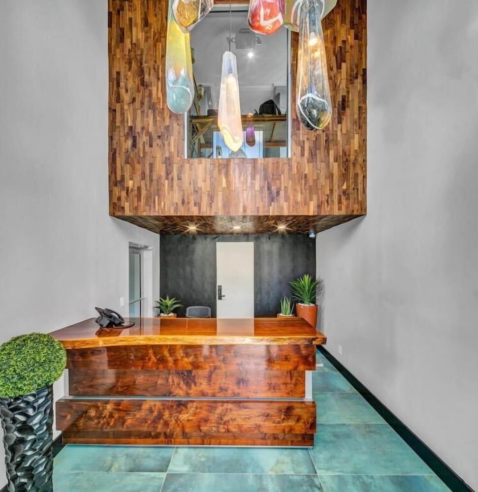 The Saint Hotel by null