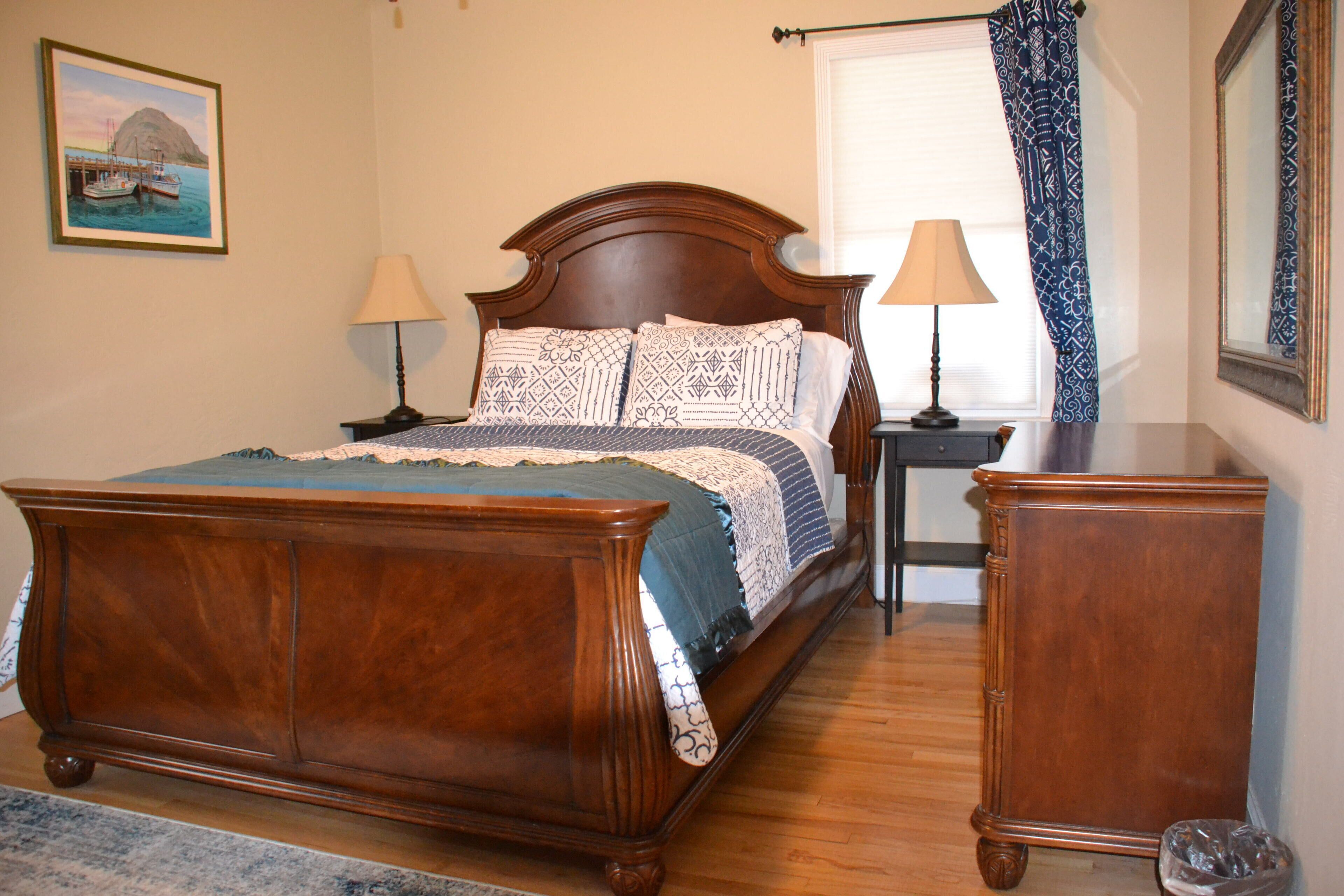 Downtown Paso Robles! Covered Patio, WiFi, Cable, Luxury Amenities, Pet Friendly