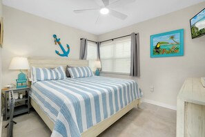 2 bedrooms, iron/ironing board, free WiFi, bed sheets - Newly Remodeled-150 Yards to Beach and Restaurants! (Sarasota)