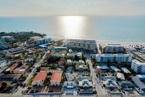 Exterior - Newly Remodeled-150 Yards to Beach and Restaurants! (Sarasota)