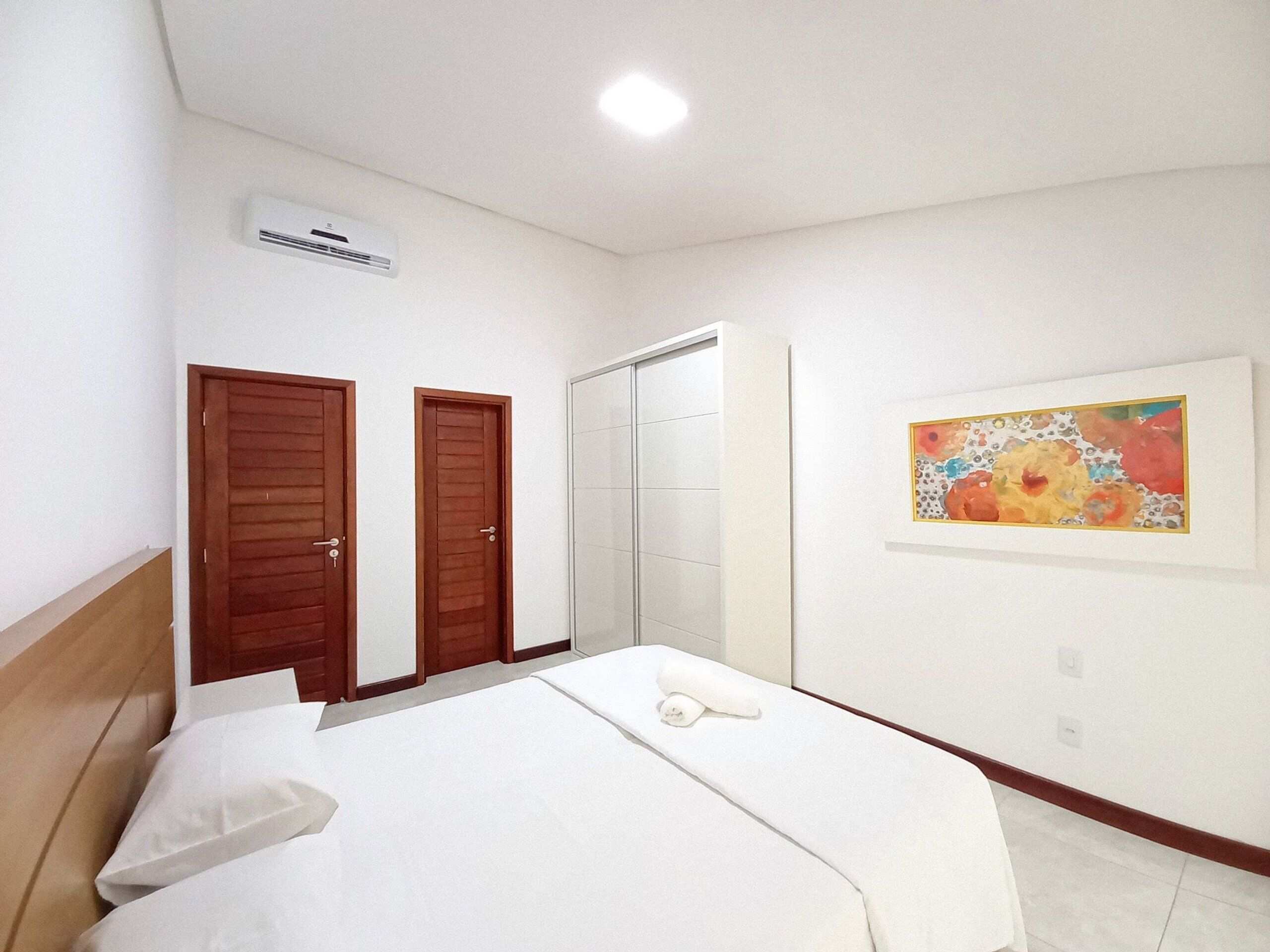 Apartamento família, sacada, vista para a piscina | Individualmente mobiliados, Wi-Fi de cortesia