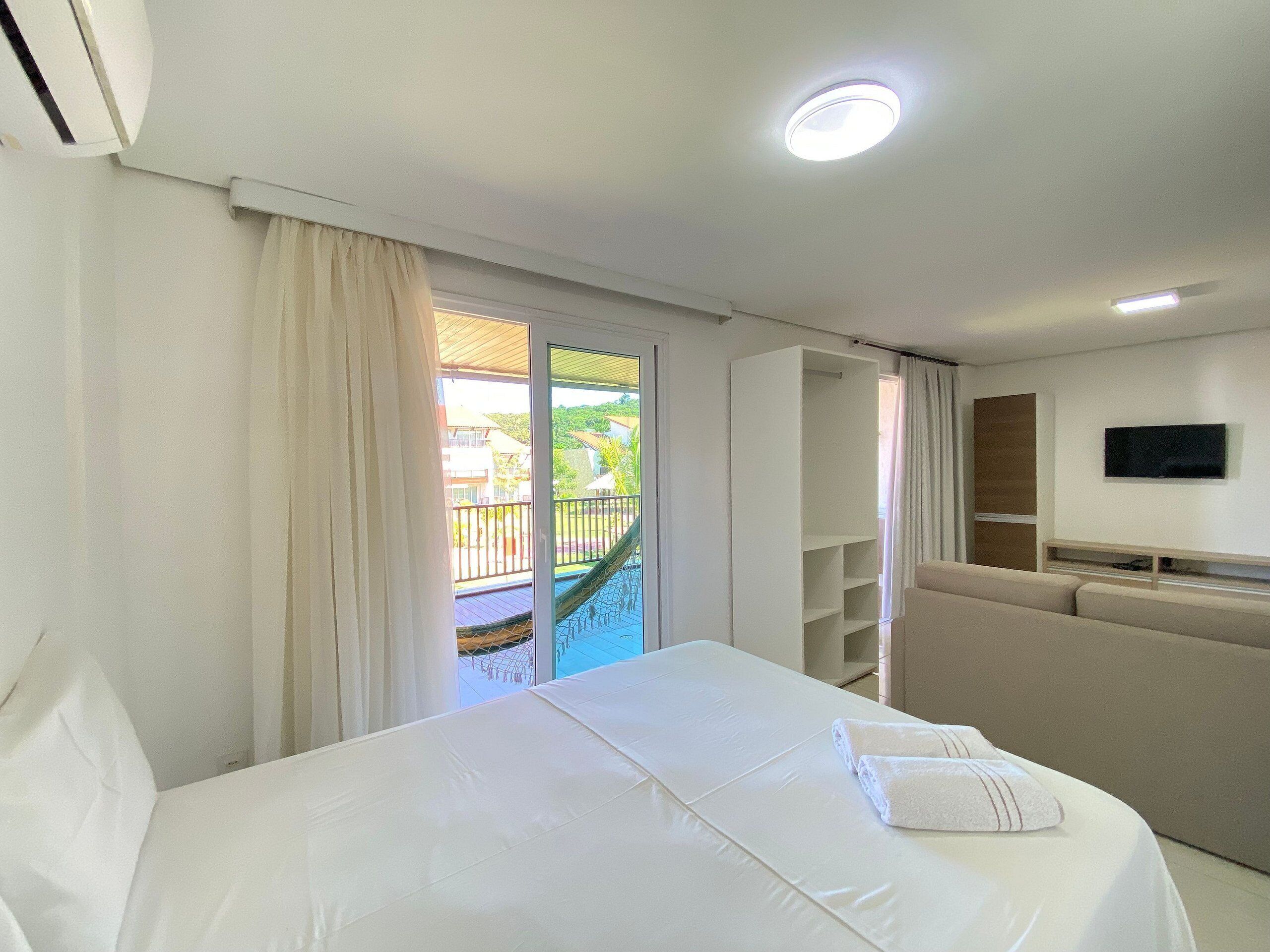 Family Studio, Pool View