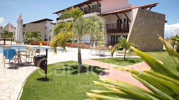 Estúdio família, vista para a piscina | Piscina | 2 piscinas externas