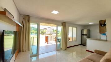 Apartment | Living area | 32-inch flat-screen TV with satellite channels, TV