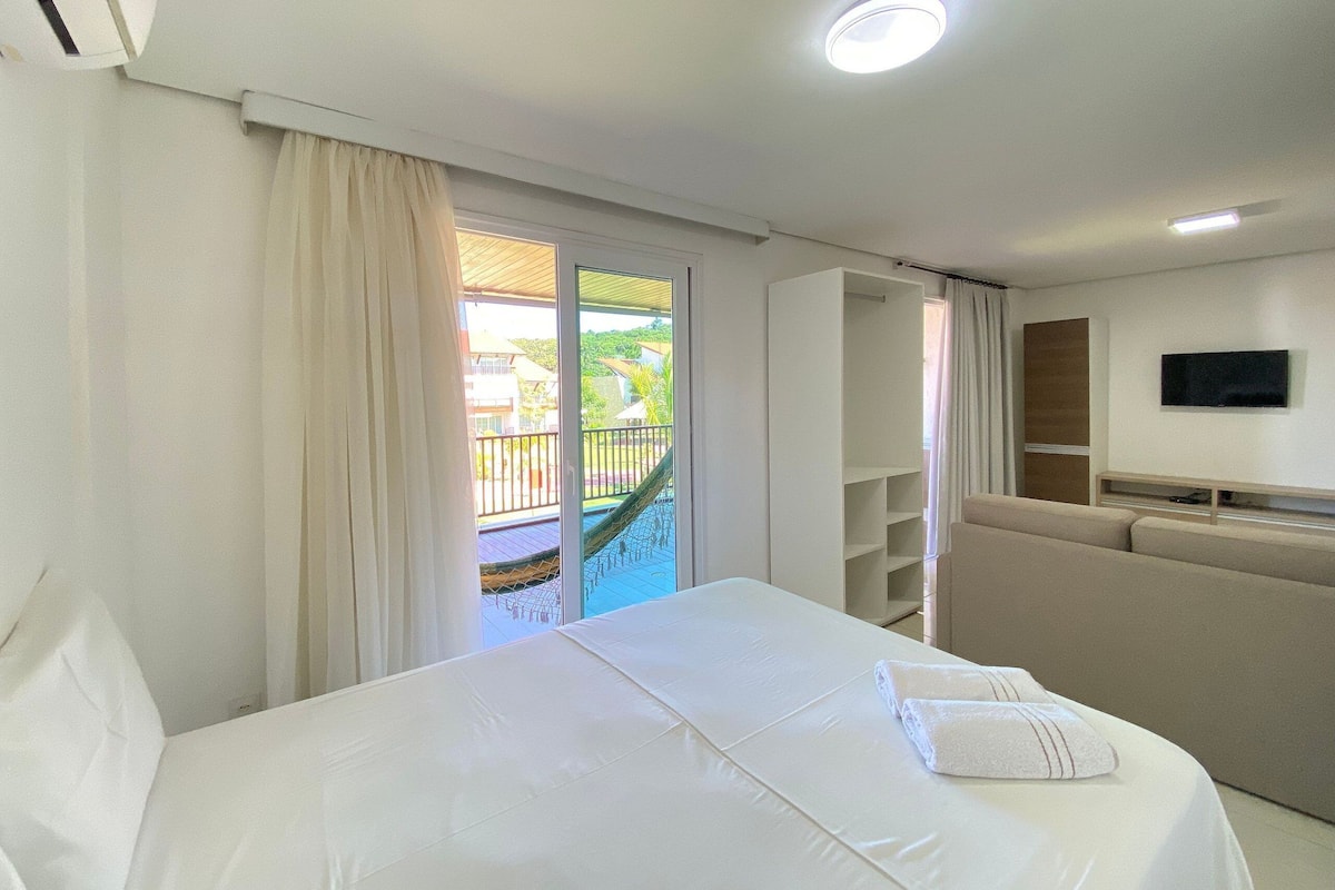 Estúdio família, vista para a piscina | Individualmente mobiliados, Wi-Fi de cortesia