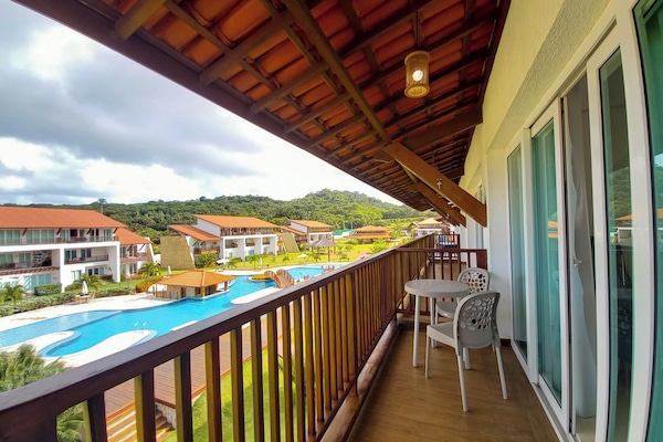 Apartamento familiar, vistas a la piscina | Vistas desde la habitación