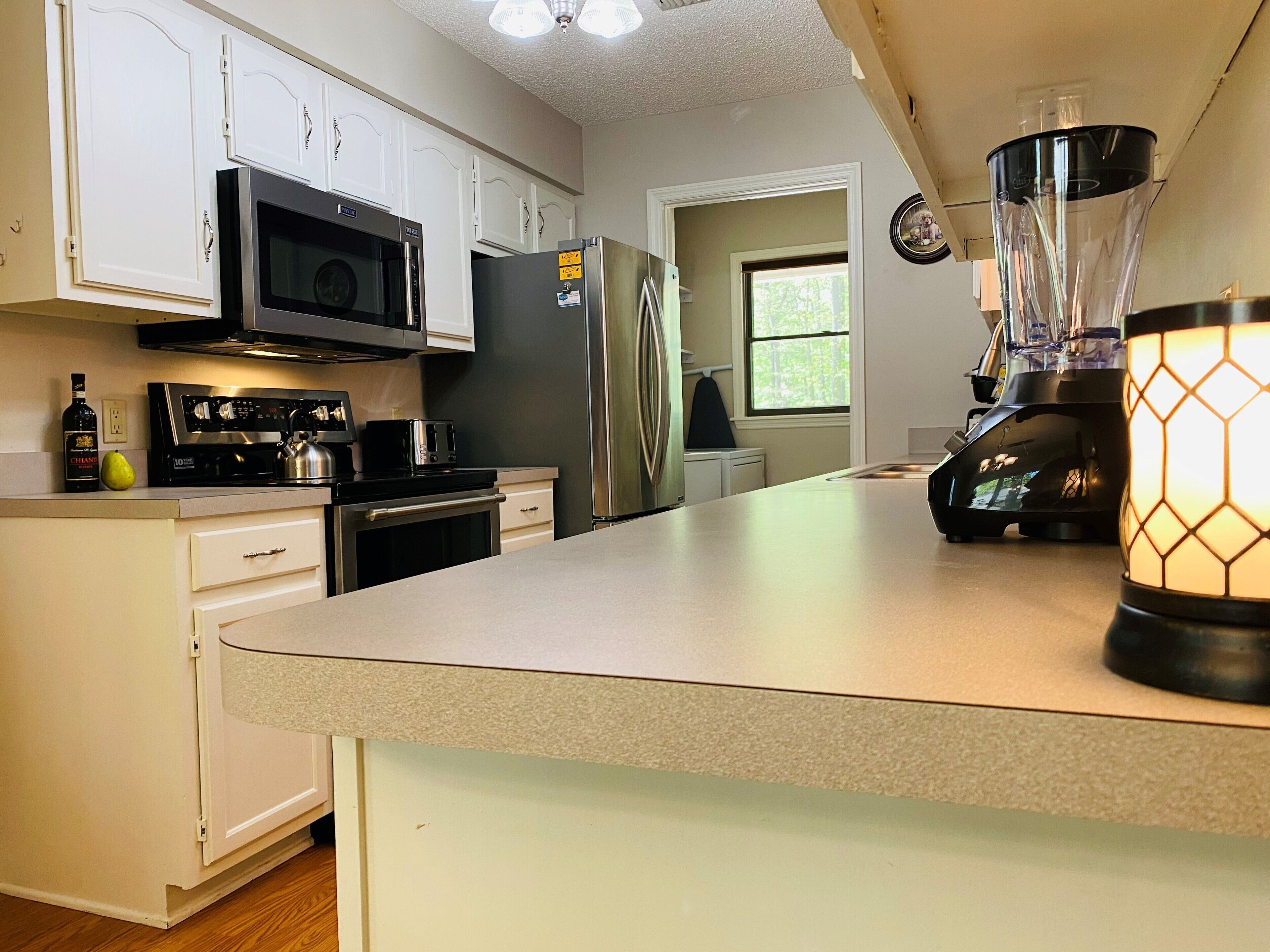 "The Desoto Oasis" w/ Deck/Ark Rm, Dish, W/D & Wi-fi