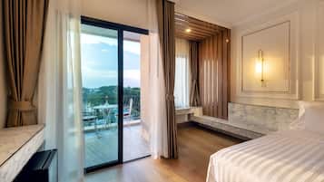 Deluxe King with Bathtub | View from room