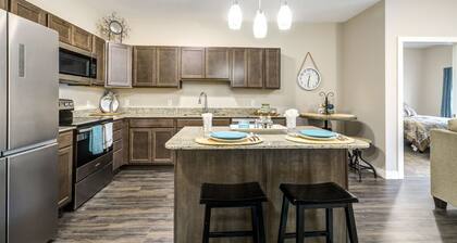 Cozy Apartment in Clubhouse building at Woodside Apartments