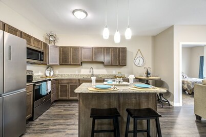 Cozy Apartment in Clubhouse building at Woodside Apartments