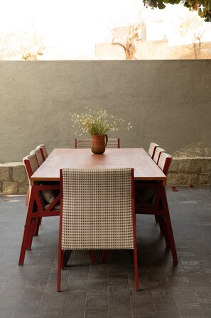 Outdoor dining