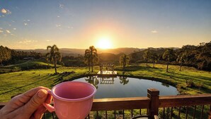 Cabaña Premium (Cabana Pôr-do-Sol com Jacuzzi + Hidro) | Vista al lago