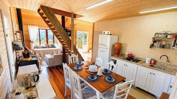 Premium-hytte (Cabana Pôr-do-Sol com Jacuzzi + Hidro) | Spisestue