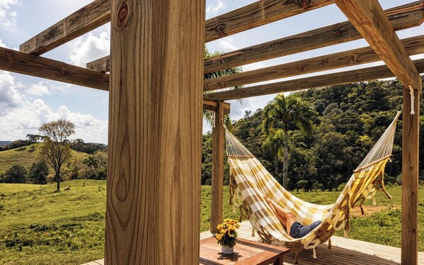 Premium Cabin (Cabana Pôr-do-Sol com Jacuzzi + Hidro) | Terrace/patio