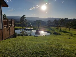 Chalé lua de mel, lareira, vista para a montanha | Vista para o lago