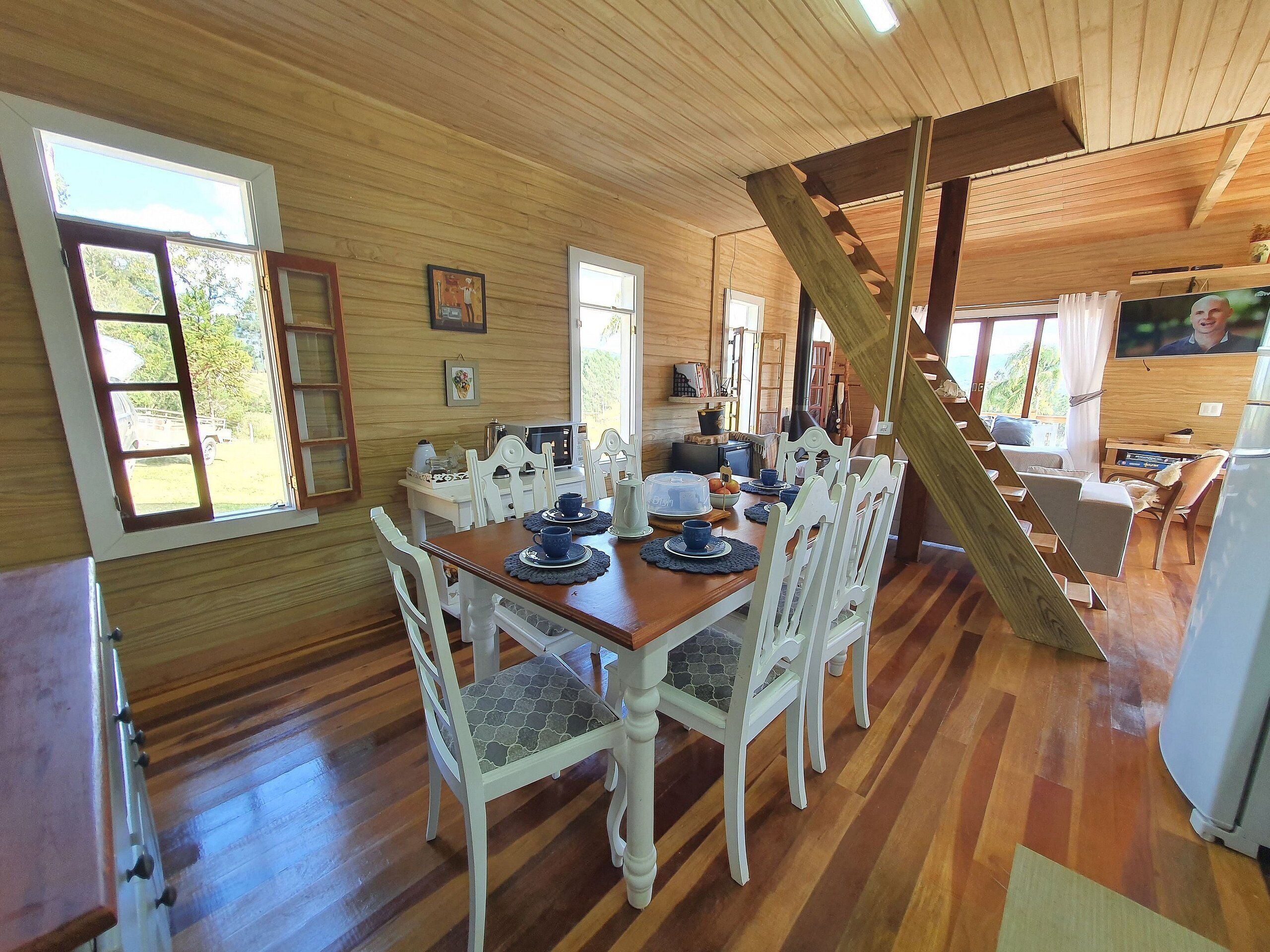 Cabin Premium | Phòng ăn