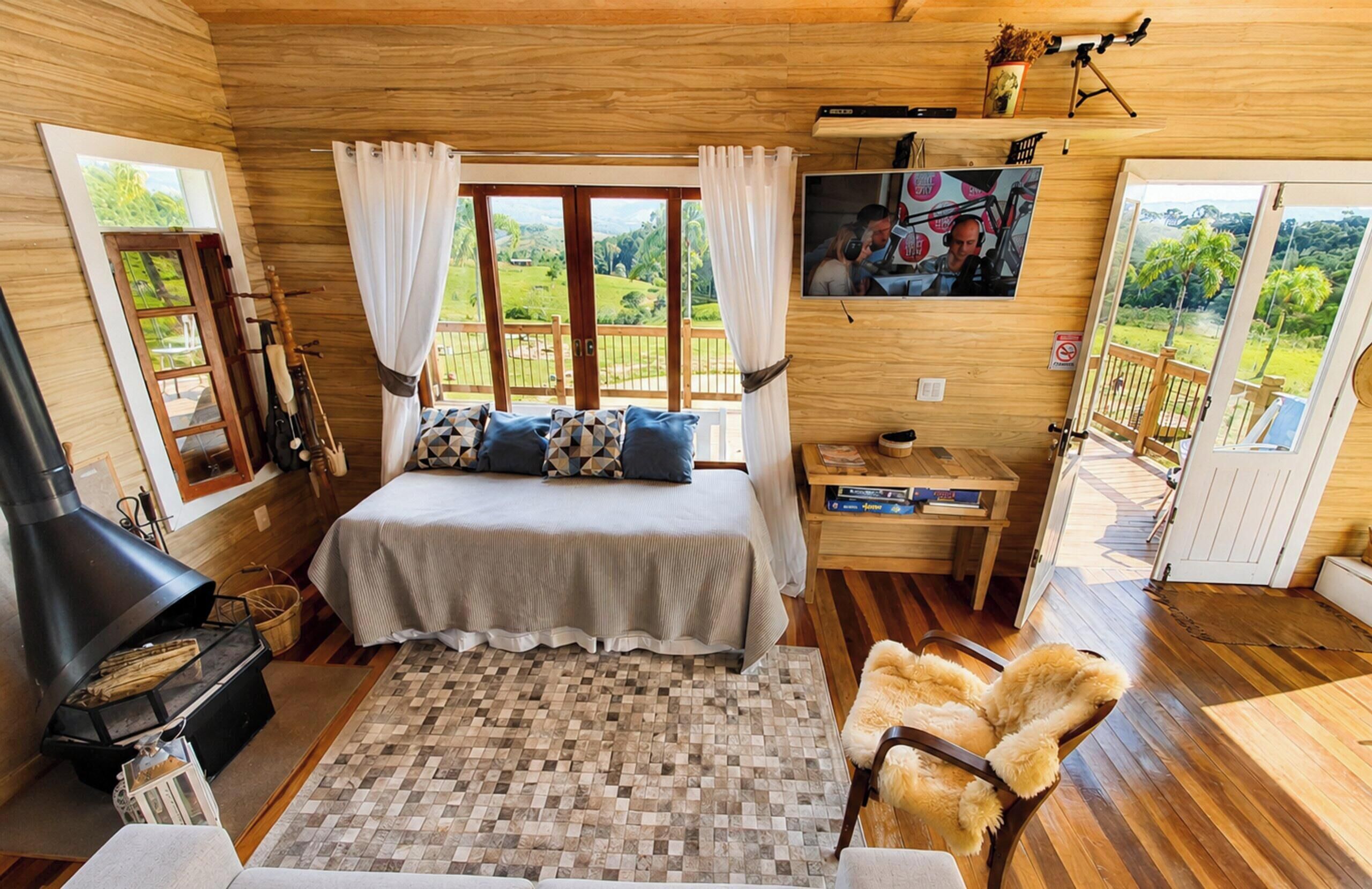 Premium Cabin (Cabana Pôr-do-Sol com Jacuzzi + Hidro) | 1 bedroom, premium bedding, WiFi (free), individually decorated