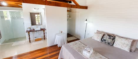 Premium Cabin (Cabana Pôr-do-Sol com Jacuzzi + Hidro) | 1 bedroom, premium bedding, free WiFi, individually decorated