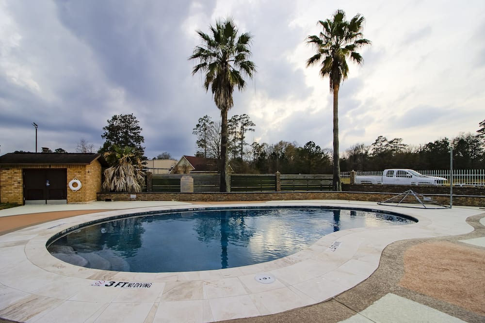 OYO Pinewood Inn & Suites Silsbee