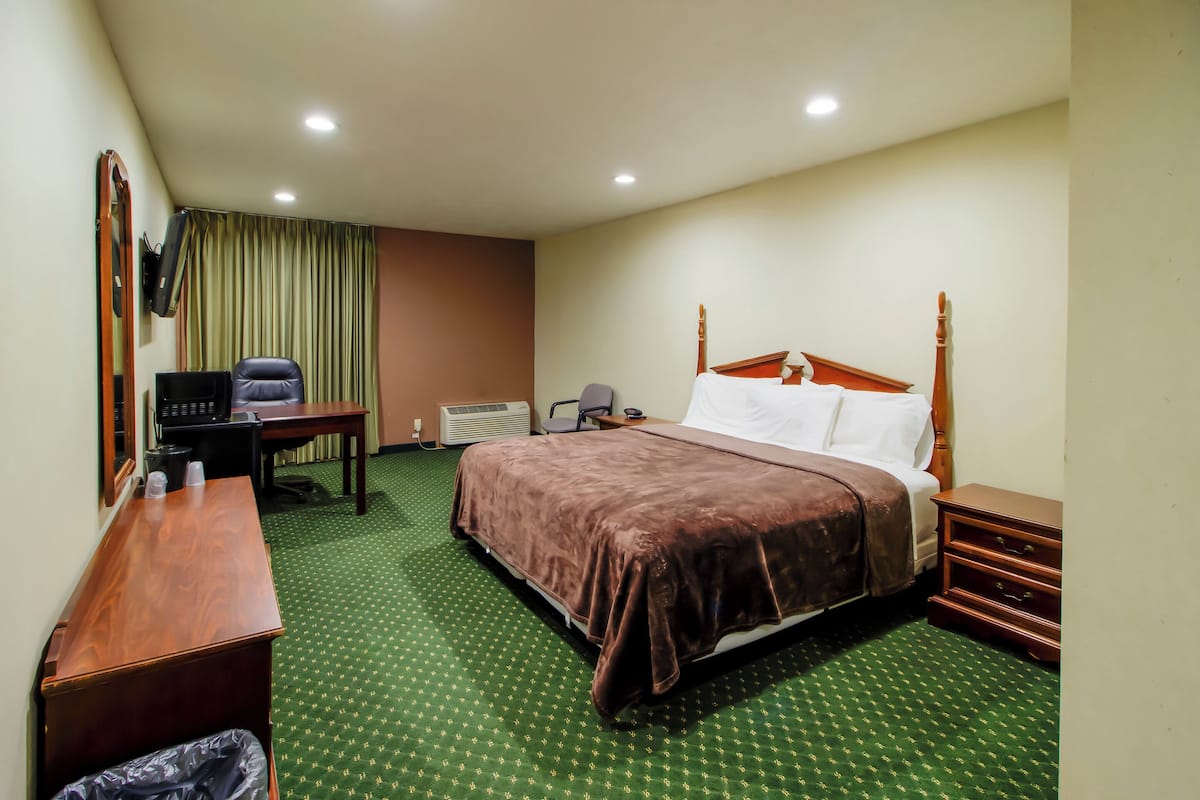 1 bedroom, minibar, iron/ironing board, free WiFi