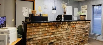 OYO Pinewood Inn & Suites Silsbee
