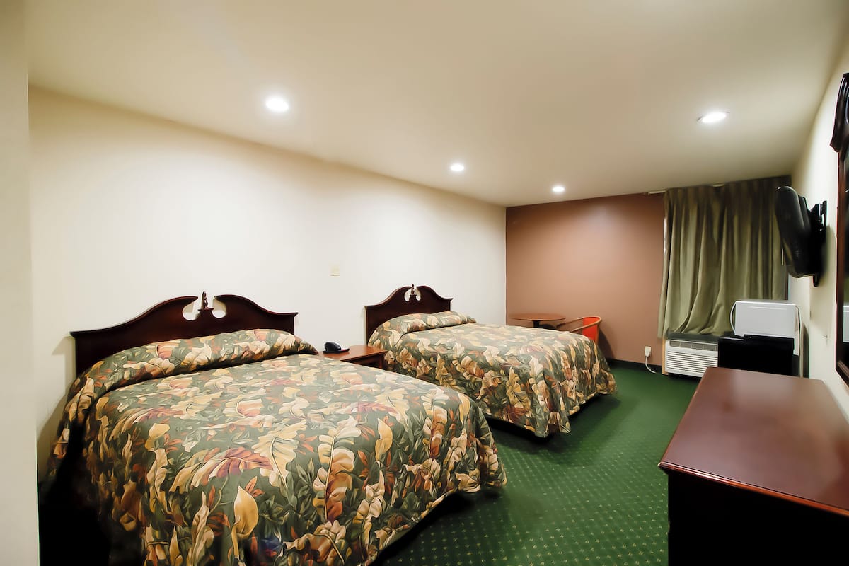 1 bedroom, minibar, iron/ironing board, free WiFi