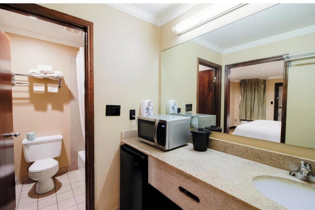 Free toiletries, hair dryer
