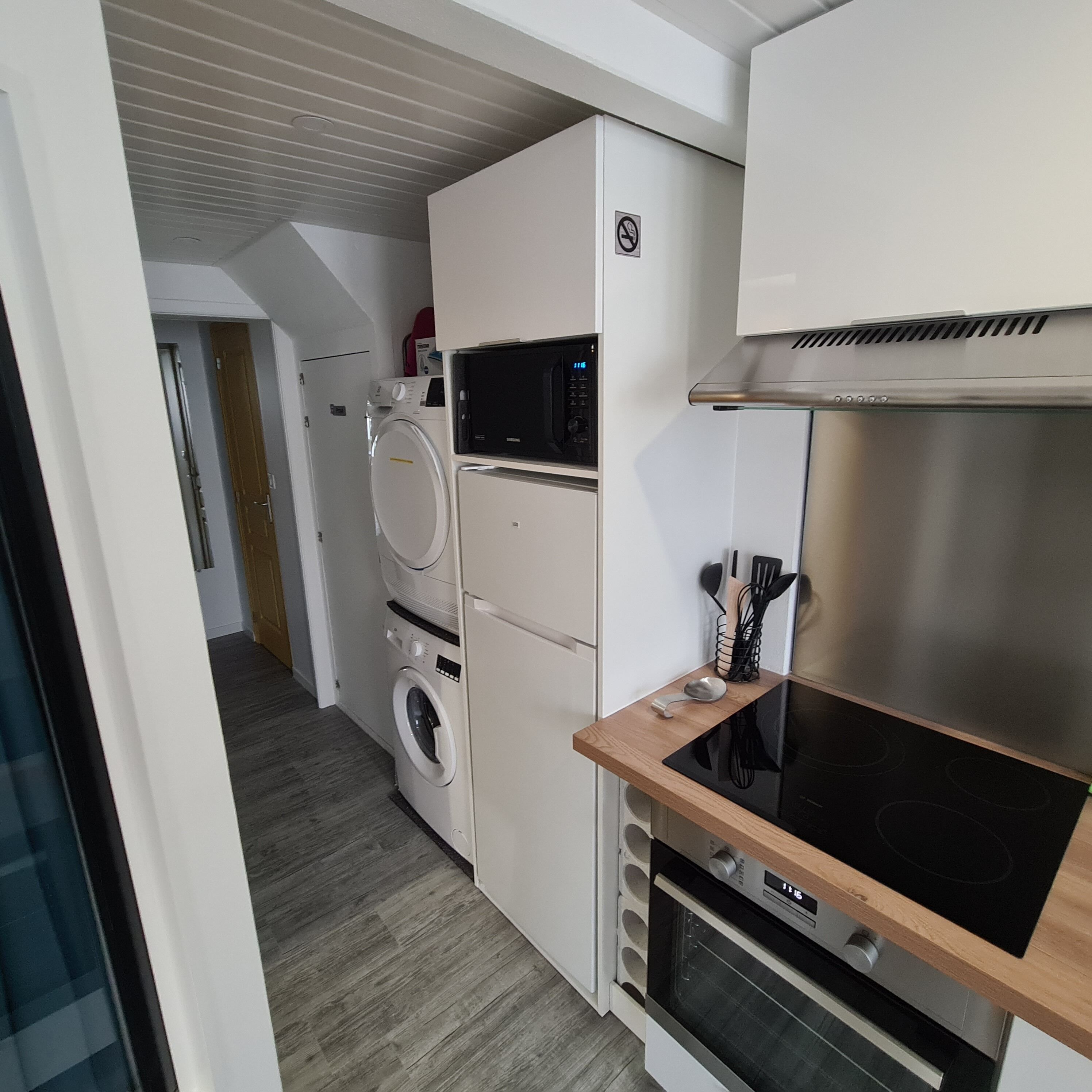Centre-ville, Plage A 80M , 1 Chambre, Wifi ,linge DE LIT Fourni