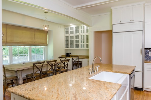 Pinehurst Village Vacation House w/ private pool & (8) beds