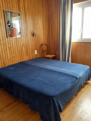 2 bedrooms, desk, iron/ironing board, travel cot - Appartement LES Sables D'olonne, Proche Plage et Commerces, Ensoleillé,4 Pers (Les Sables-d'Olonne)